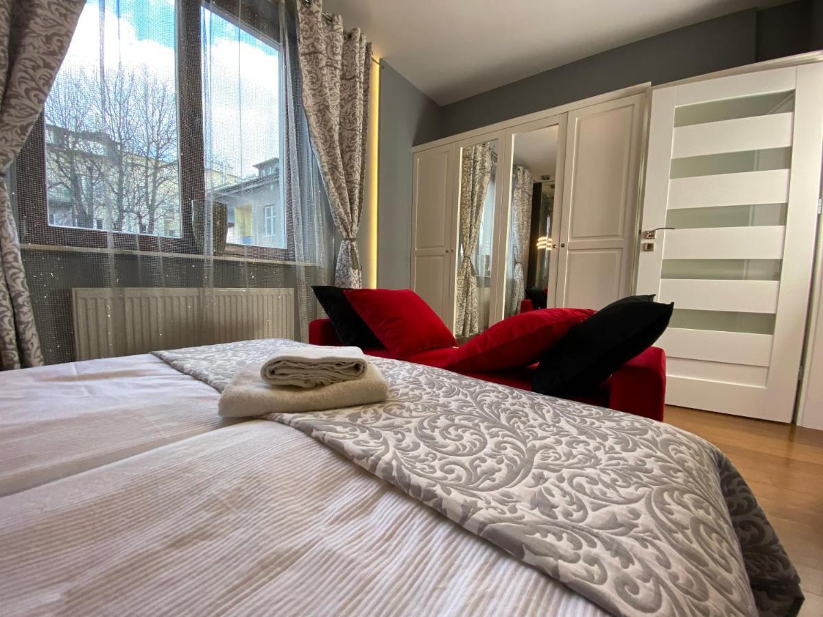 P&J Luxury Apartments Краків Екстер'єр фото